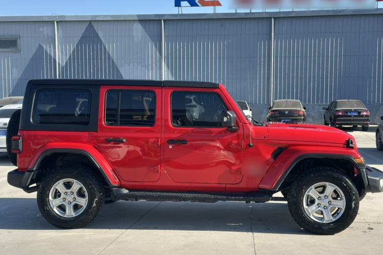 Used Jeep Wrangler 2019 2.0T Sahara Four-Door Version China VI Emission Standard