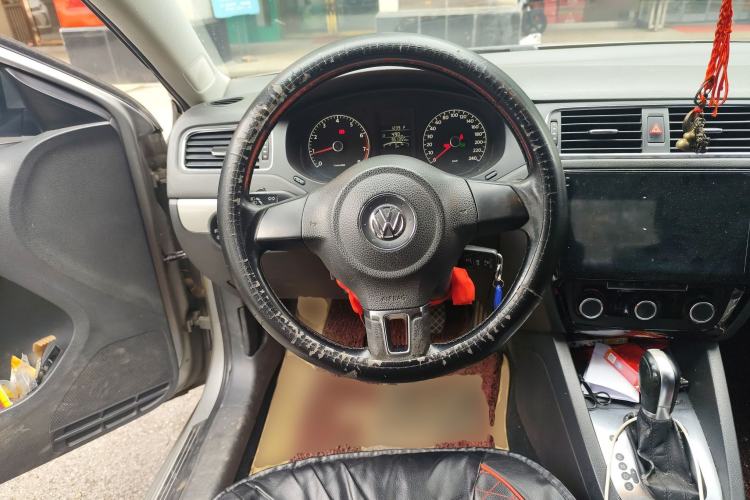 Used Volkswagen Sagitar 2012 1.6L Automatic Comfort Edition
