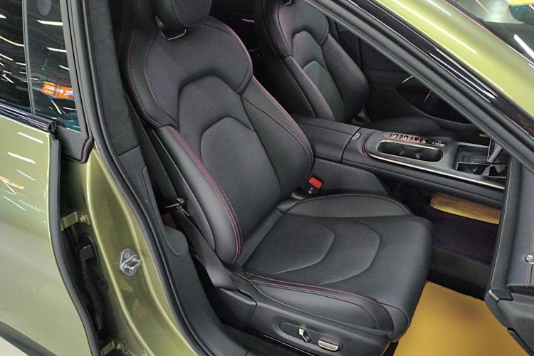 Used Xiaomi Auto SU7 2024 Four-Wheel Drive Ultra-Long Range Advanced Intelligent Driving Max Edition Right Front Seat