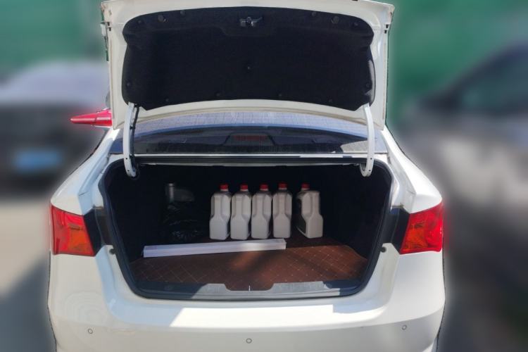 Used Roewe 350 2015 1.5L Manual Luxury Sunroof Edition