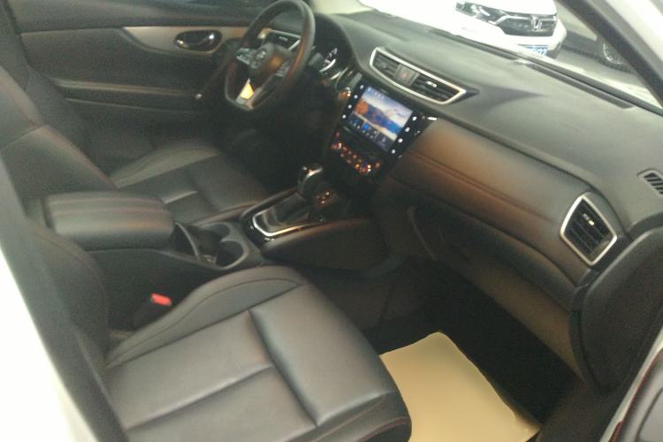 Used Nissan Qashqai 2022 2.0L CVT XV Premier Luxury Edition Right Front Seat