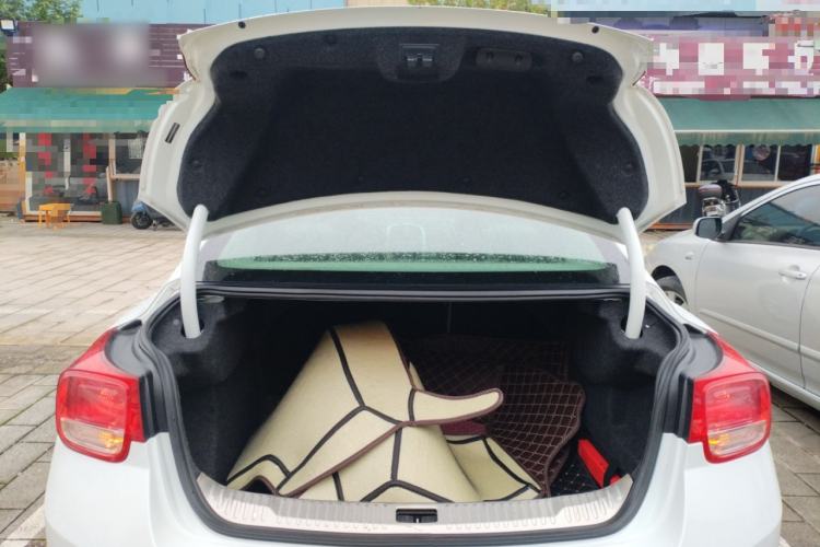 Used Chevrolet Malibu 2014 2.0L Automatic Luxury Edition Trunk