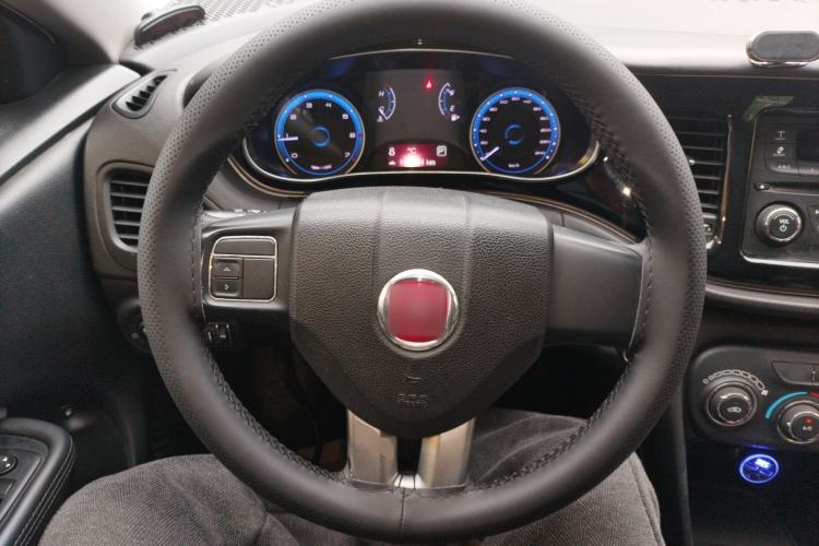 Used Fiat Viaggio 2015 1.4T Automatic Enjoyment Edition
