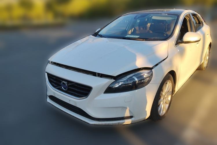Used Volvo V40 Volvo V40, 2.0-liter engine, 5 seats