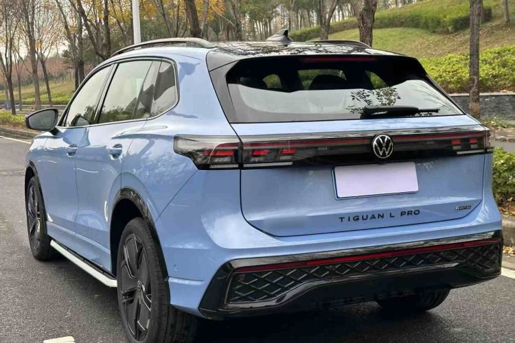 Used Volkswagen Tiguan L 2024 PRO 380TSI Four-Wheel Drive R-Line Prestige Edition Exterior 3