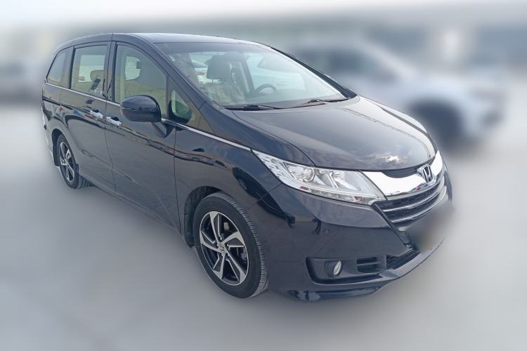 Used Honda Odyssey 2017 2.4L Luxury Edition Front Right 45 Deg