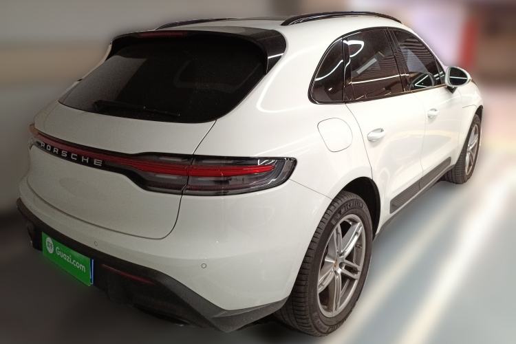 Used Porsche Macan 2023 Macan 2.0T Rear Right 45 Deg