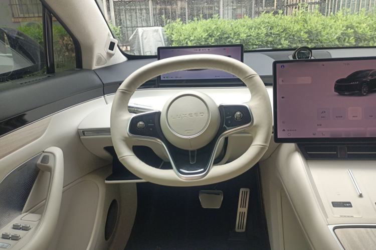 Used Hima Luxeed R7 2024 All-Electric 802 km Max Steering Wheel