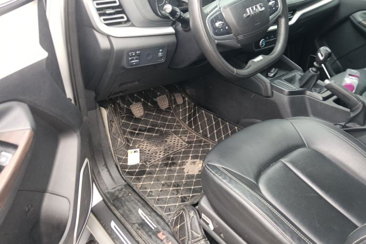 Used JMC Yuhu 7 2022 2.0T Manual Diesel Two-Wheel Drive Comfort Version Standard Wheelbase
