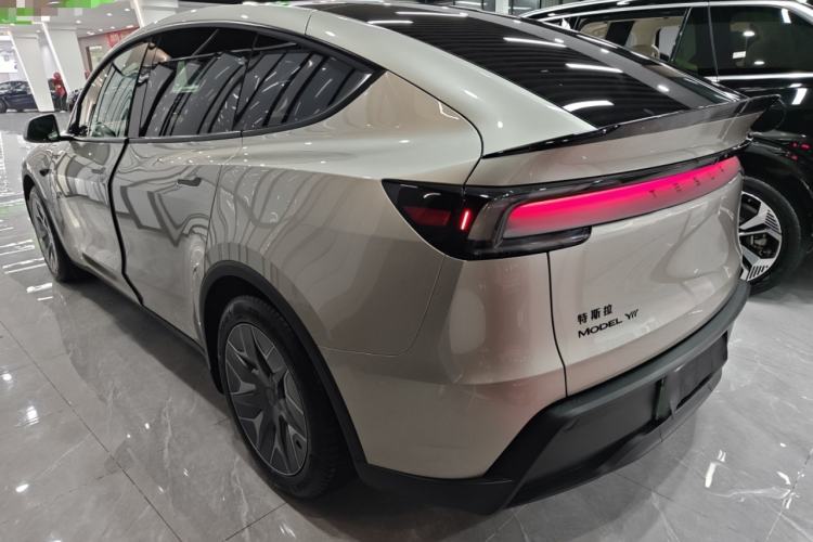 Used Tesla Model Y L 2025 Model Long-Range All-Wheel-Drive Version
