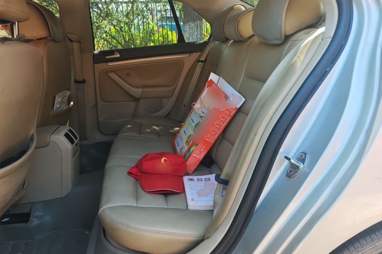 Used Volkswagen Sagitar 2010 1.4 TSI Automatic Luxury Model Left Rear Seat