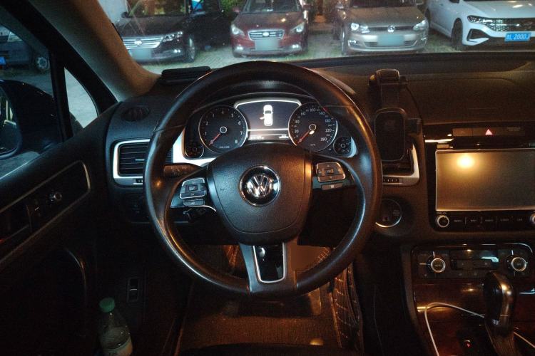 Used Volkswagen Touareg 2011 3.0 TSI Standard Version Steering Wheel