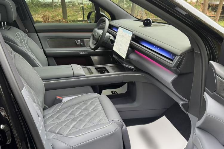 Used Nio ES8 2026 Model 6-seat Executive Signature Edition Interior 3