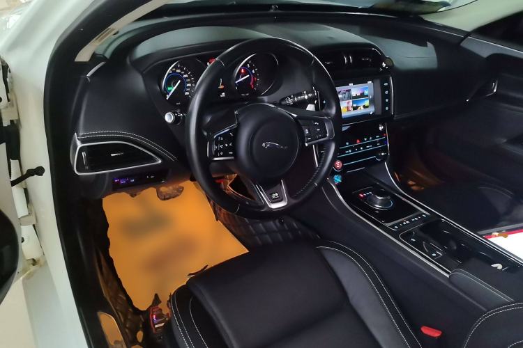 Used Jaguar XE 2017 2.0T 200 PS R-Sport