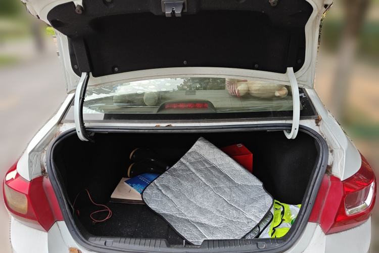 Used Chevrolet Cruze 2015 1.5L Classic SE MT Trunk