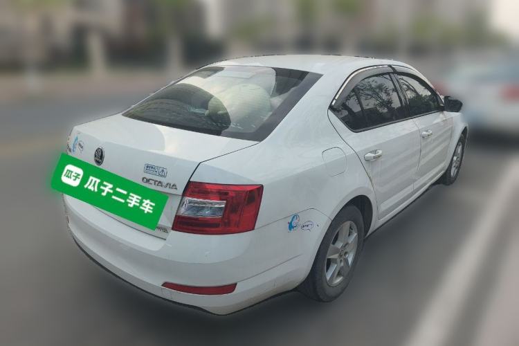 Used Skoda Octavia 2017 Classic Model 1.6L Automatic Standard Edition Rear Right 45 Deg