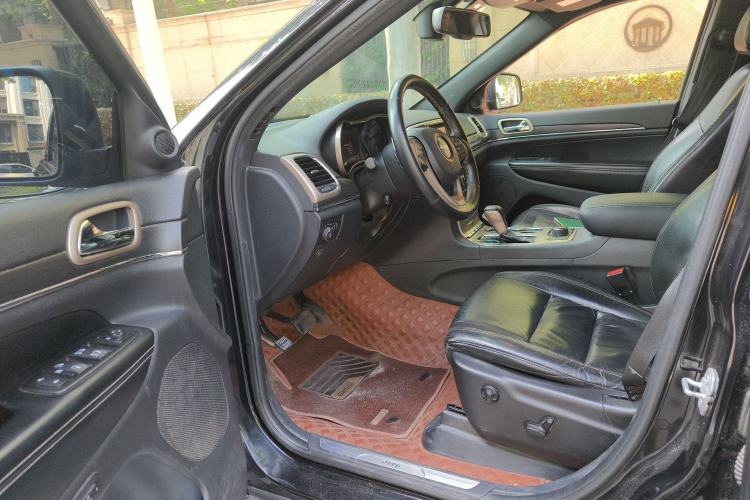 Used Jeep Grand Cherokee 2016 3.0L Comfort Navigation Edition Driver Seat