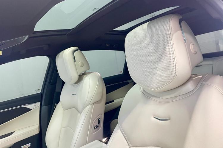 Used Cadillac CT6 2023 28T Luxury Version Interior 6