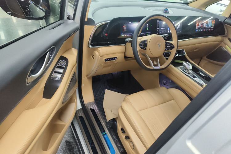 Used VOYAH Dream 2024 PHEV Extended-Range Premium Edition
