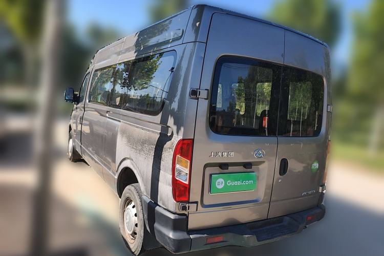 Used SAIC MAXUS Xintu V80 2017 2.5T 5-Speed Manual Aoyuntong National V Long Wheelbase Mid-Roof 6-10 Seater
