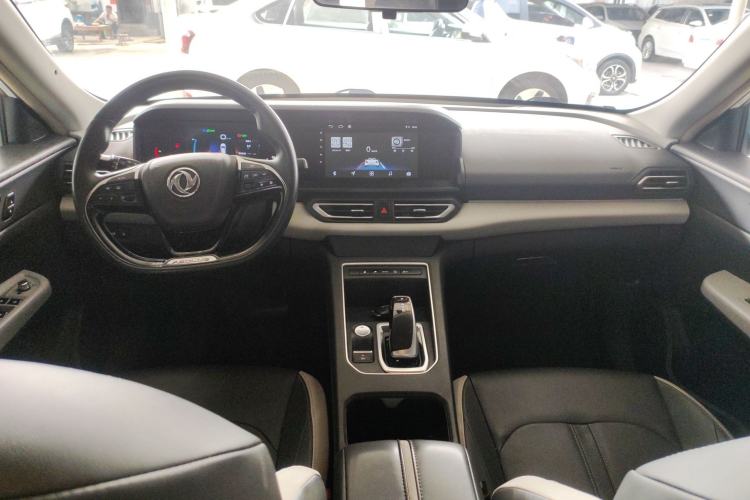 Used Dongfeng Aeolus E70 2023 500 Smart Edition Lithium Iron Phosphate 47.58 kWh Center Console