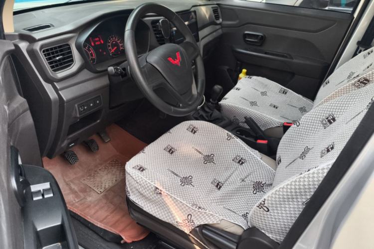 Used Wuling Hongguang V 2022 1.5L Jingqu Edition Electric-Assist LAR Driver Seat