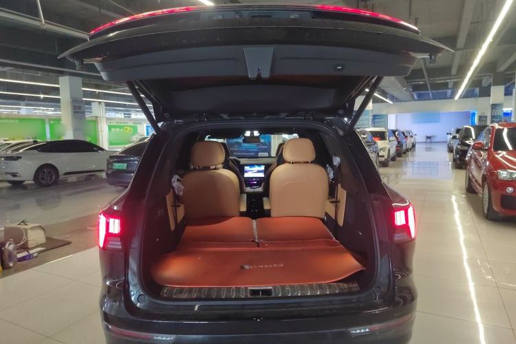 Used Lynk & Co 09 2021 2.0T Halo Six-Seater