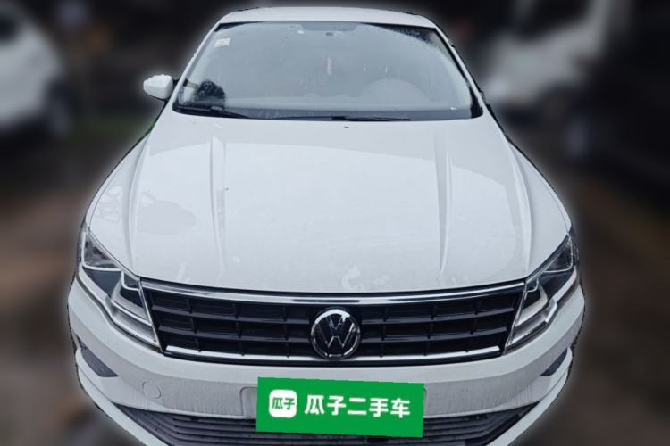 Used Volkswagen Jetta 2017 1.5L Manual Fashion Edition Front