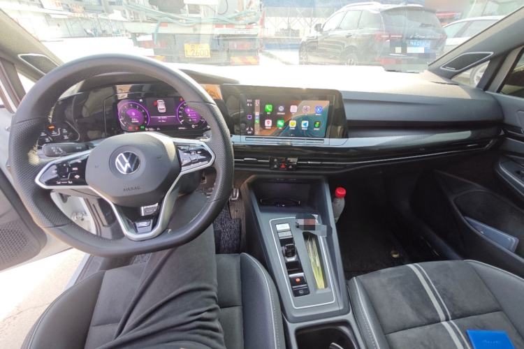 Used Volkswagen Golf 2023 280TSI DSG R-Line Lite Center Console