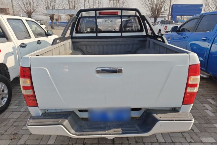 Used Isuzu JLM 2018 2.5T Two-Wheel Drive Diesel Luxury Version with Extended Cargo Bed JE4D25Q5A
