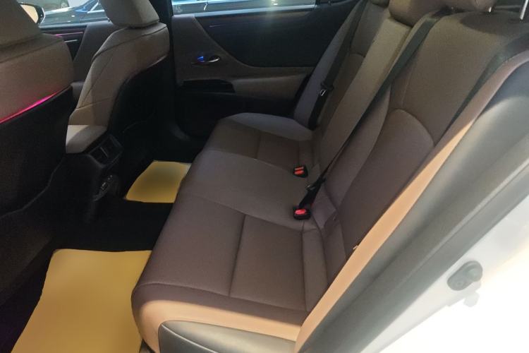 Used Lexus ES 2023 200 Excellence Edition