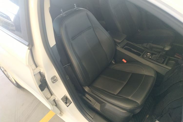 Used Qoros 3 2018 Sedan 1.6L Automatic Leading Model Right Front Seat