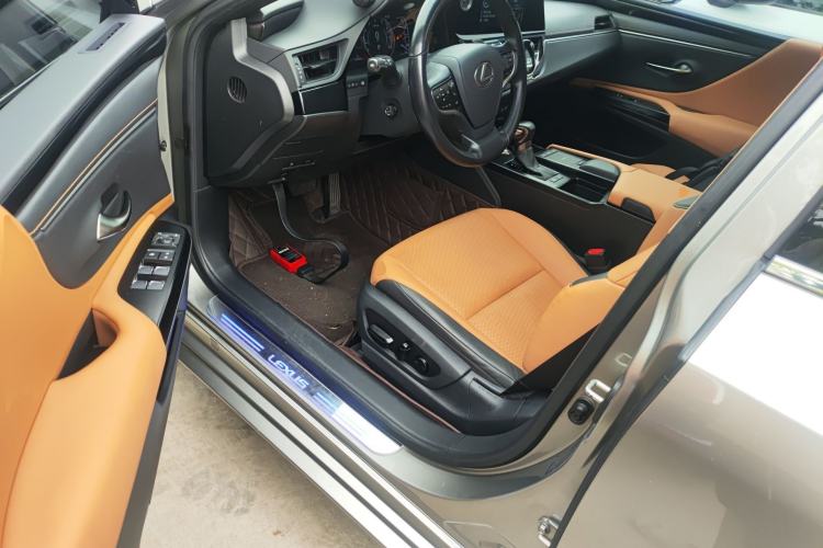 Used Lexus ES 2021 260 Excellence Edition Driver Seat