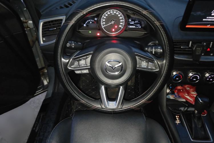 Used Mazda CX-4 2018 2.0L Automatic Two-Wheel Drive Blue Sky Dynamic Version China V Standard Steering Wheel