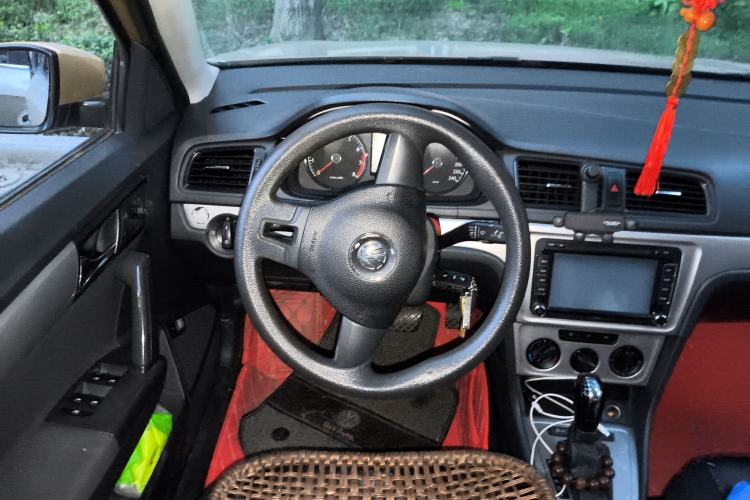 Used Volkswagen Lavida 2013 Revised Classic 1.6L Automatic Fashion Edition Steering Wheel