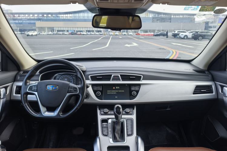 Used Geely Auto Emgrand X7 Sport 2016 1.8TD Automatic All-Wheel-Drive ZhiZun Edition Interior 6