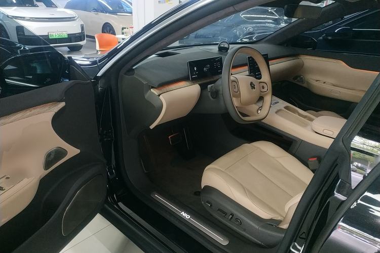 Used Nio ET7 2022 75 kWh Driver Seat