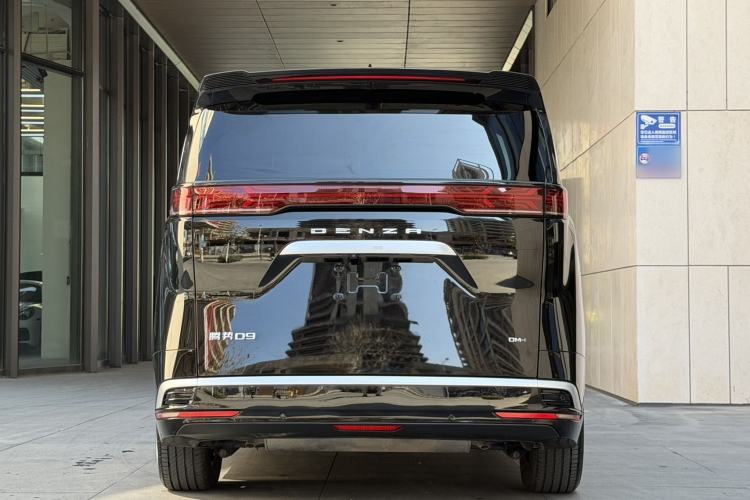 Used Denza D9 2024 DM-i 1050 Luxury Model