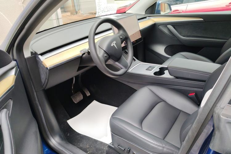 Used Tesla Model Y 2022 Rear-Wheel-Drive Version
