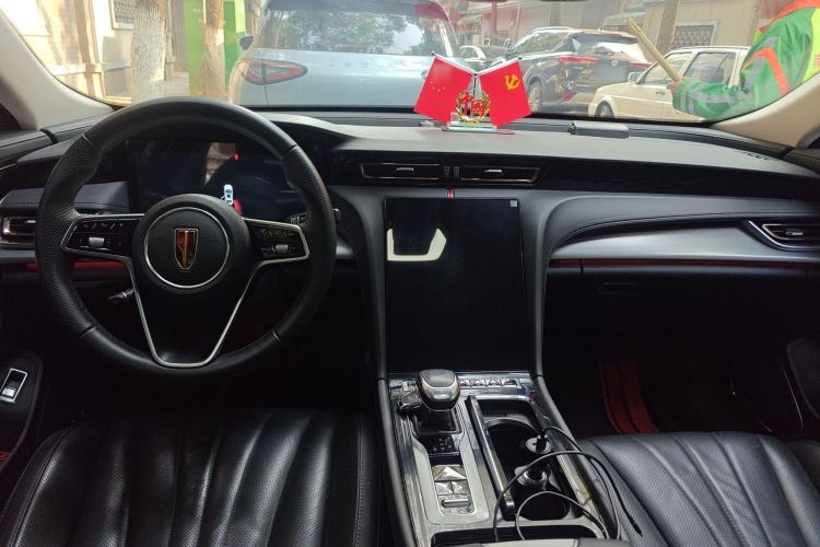 Used Hongqi H5 2023 2.0T Automatic Smart Connect Flagship Edition Center Console