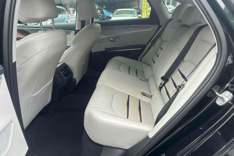 Used BYD e9 2021 Business Edition