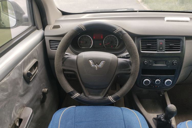 Used Wuling Rongguang V 2016 1.2L Practical Model Non-Power-Assisted