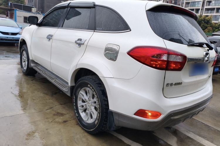 Used JMC Yusheng S350 2017 2.0T Automatic 2WD Diesel Luxury Version with Sunroof 5 Seats
