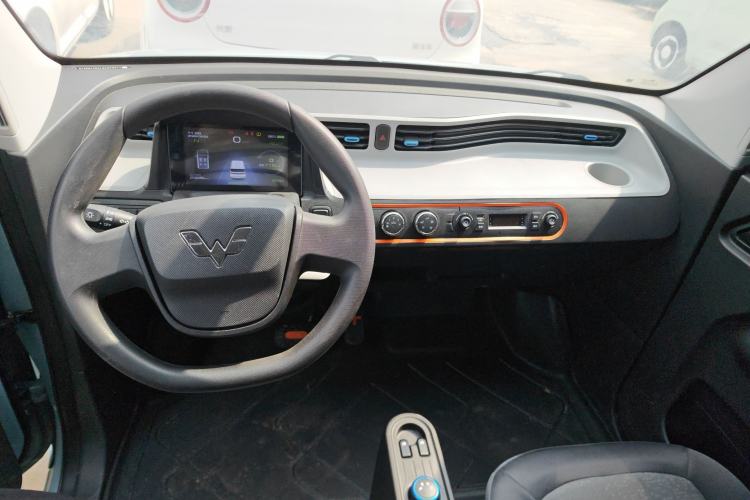 Used Wuling Hongguang MINIEV 2022 Zizai Version Lithium Iron Phosphate Center Console