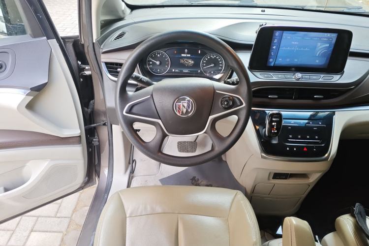 Used Buick GL8 2022 Land Cruiser Executive Class 652T Comfort Model Steering Wheel