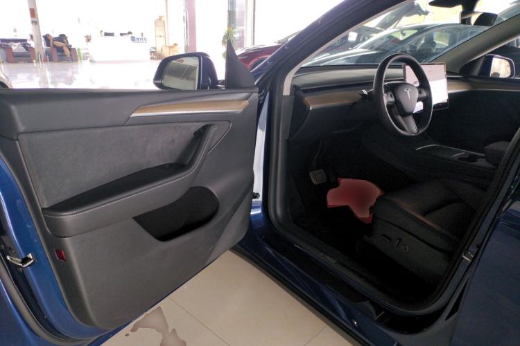 Used Tesla Model Y 2021 Long-Range All-Wheel-Drive Version 3D7 Driver Seat