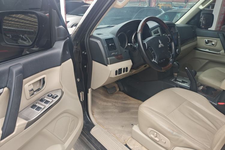 Used Mitsubishi Pajero 2019 V97 3.8L 5-Door GLS Middle East Edition