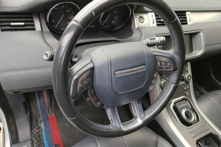 Used Land Rover Range Evoque 2018 240 PS SE Smart Brilliance Edition Steering Wheel