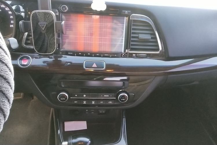 Used Kia K4 2014 1.8L Automatic GLS Audio And AC Panel