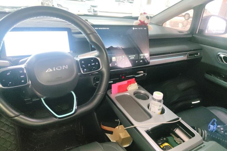 Used AION Y 2022 Plus 70 Smart Edition Center Console